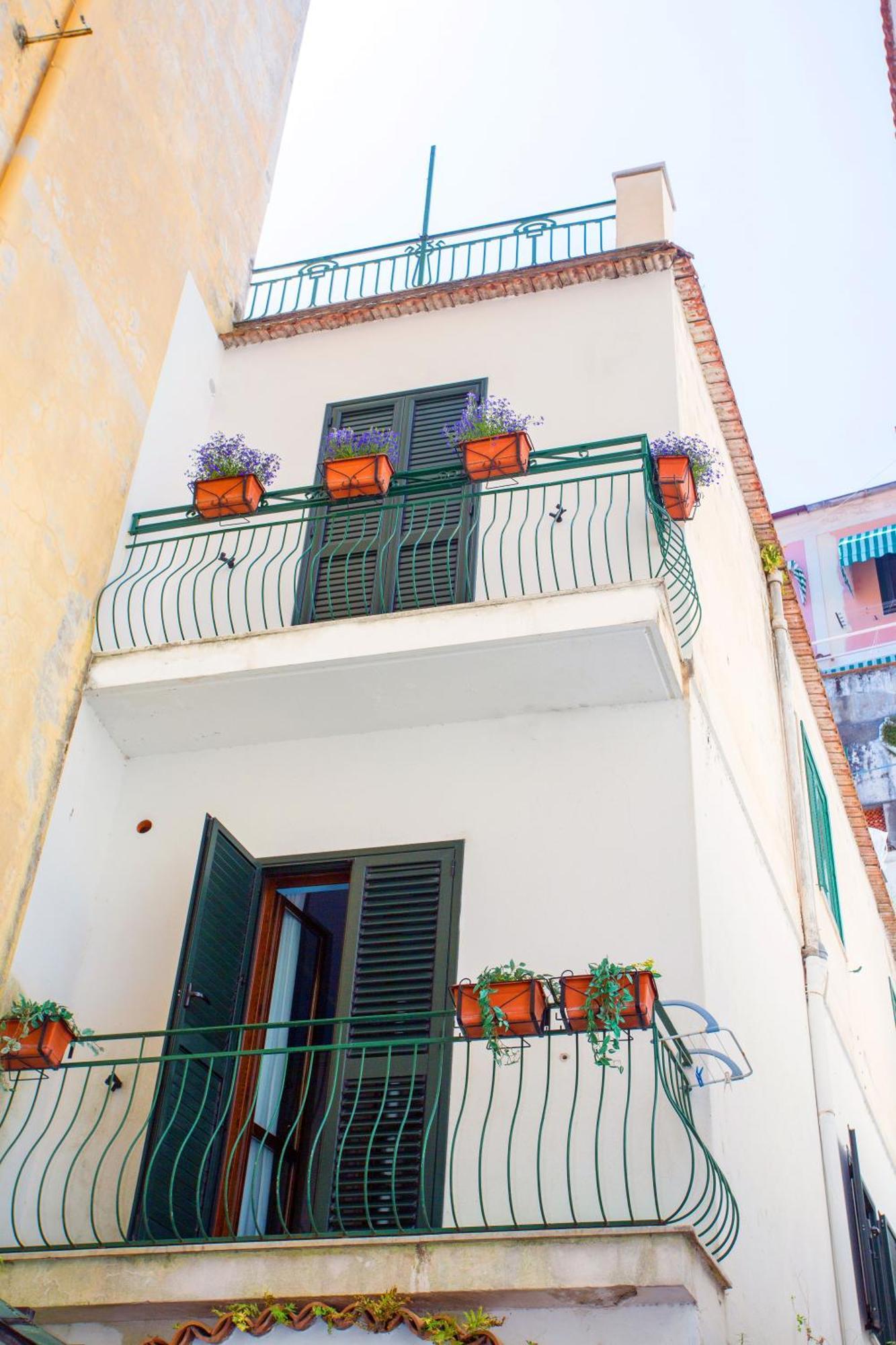 Amalfi Apartments Design Centro Storico מראה חיצוני תמונה